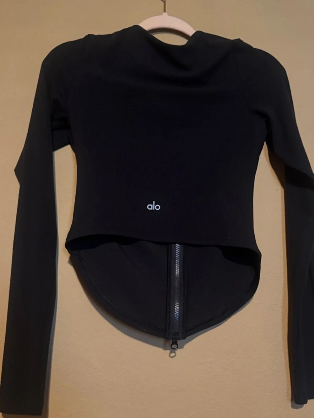 ALO Yoga Black, Full-Zip, Long Sleeve Top - Picture 2 of 3